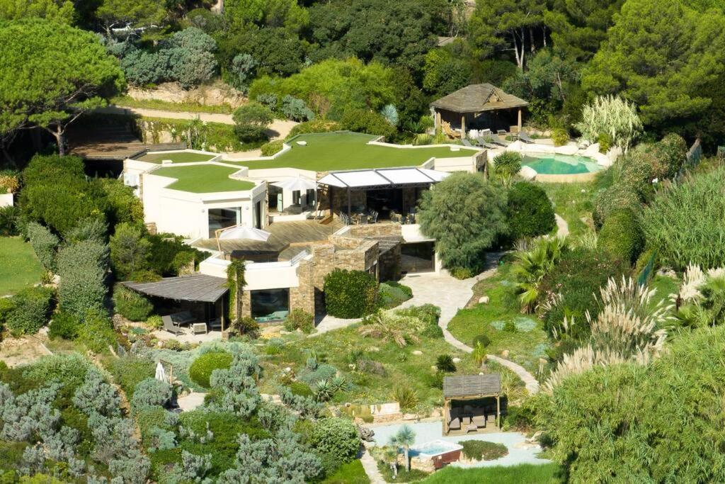 Villa In Gated Community Of Hotel La Reserve Ramatuelle Exterior photo